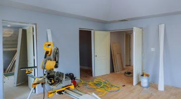 Travaux en cours sur l'extension d'un séjour sur une maison des années 50 à la réunion