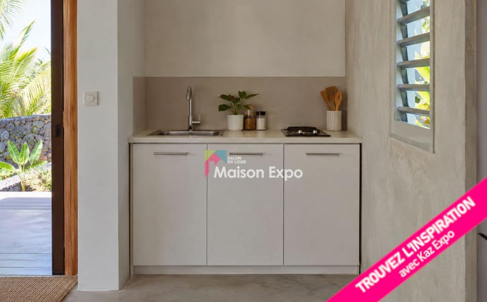 Kitchenette aménagée dans un bungalow bois de 20 m²