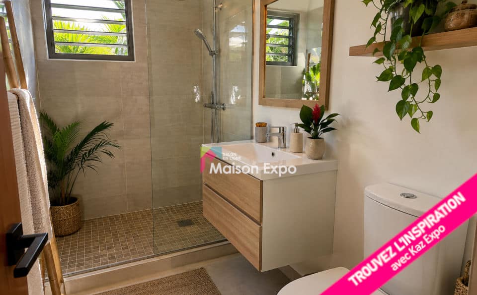 Salle d'eau aménagée dans un bungalow bois de 20 m²